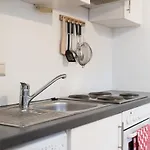 Cozy & Quiet Close To Hauptbahnhof 아파트