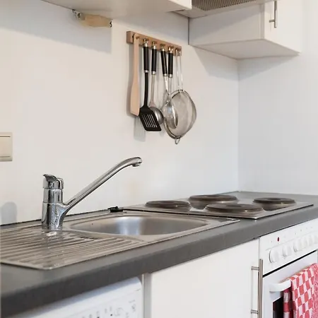 Cozy & Quiet Close To Hauptbahnhof Apartment