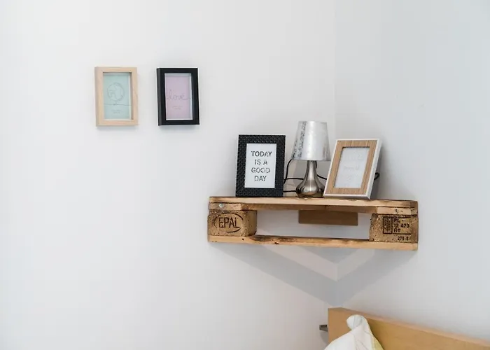 Апартаменты Cozy & Quiet Close To Hauptbahnhof Грац